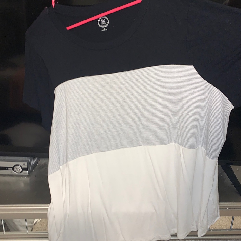 Maurice’s 24/7 tee